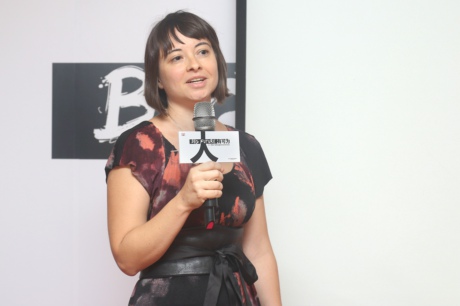 (備)意大利LEA瓷磚營(yíng)銷總監(jiān)、亞太地區(qū)負(fù)責(zé)人 Silvia Cicognani分享薄板的推廣策略.jpg